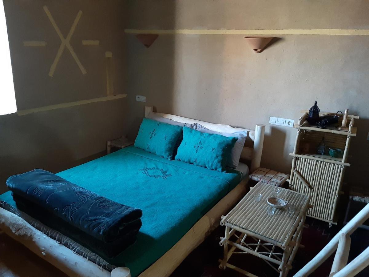 ホテル Kasbah Izoran ミデル エクステリア 写真