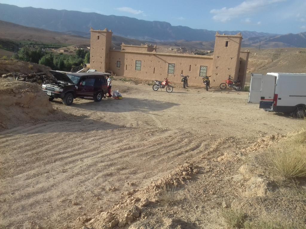 ホテル Kasbah Izoran ミデル エクステリア 写真