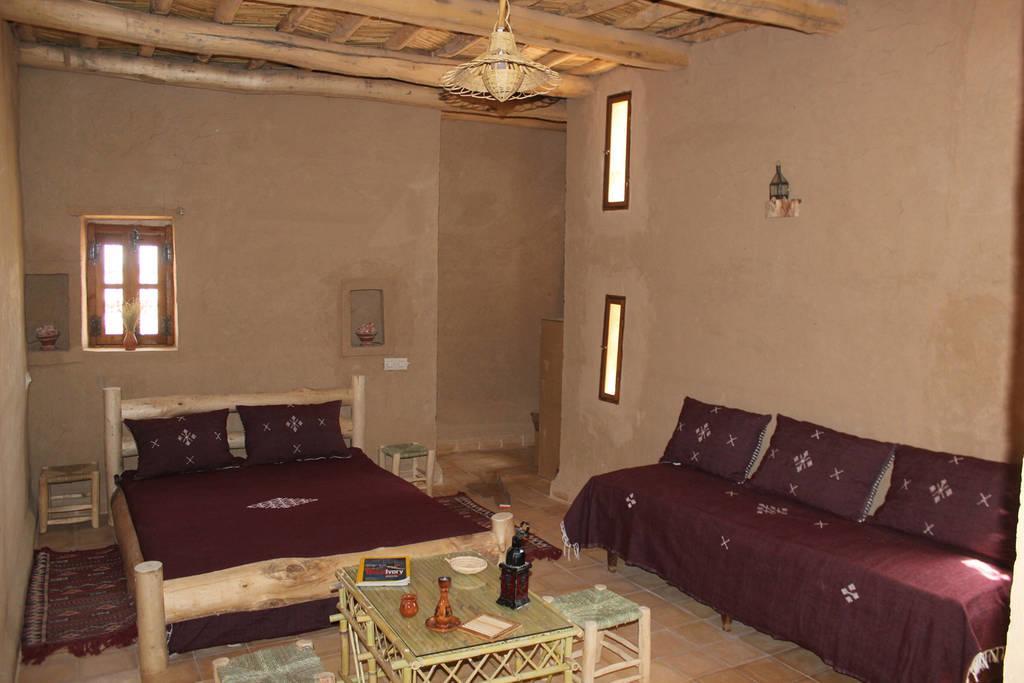 ホテル Kasbah Izoran ミデル エクステリア 写真