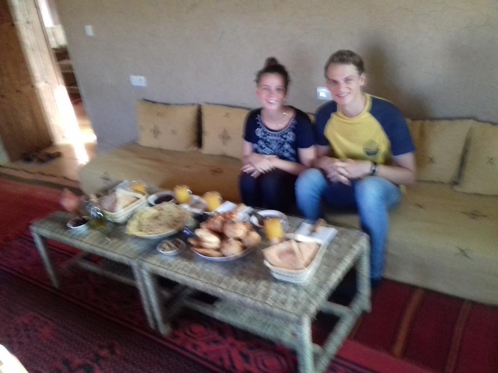 ホテル Kasbah Izoran ミデル エクステリア 写真