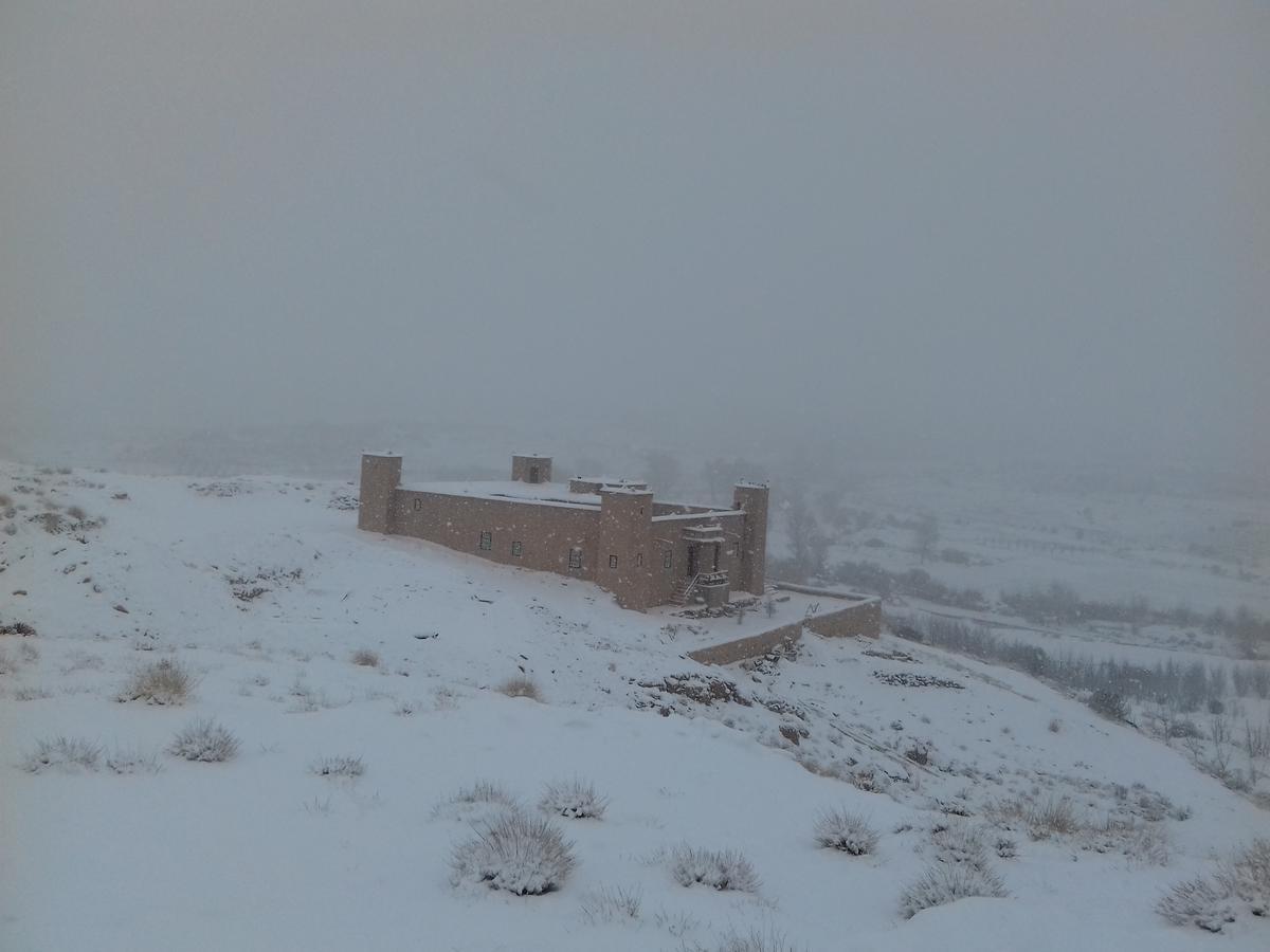 ホテル Kasbah Izoran ミデル エクステリア 写真